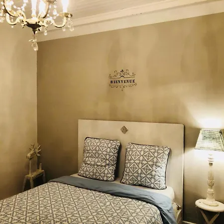 D'hote Equestre Au Petit Bonheur Bed & Breakfast Chateldon