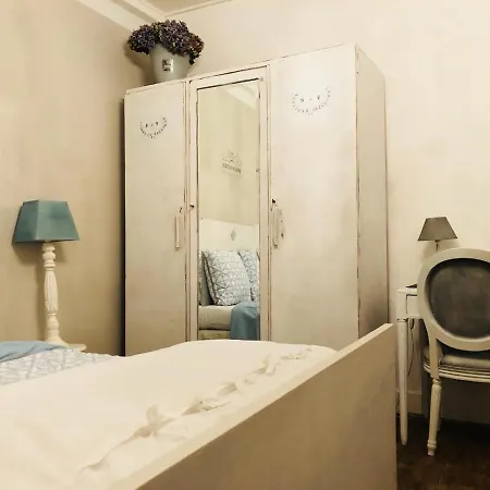 فندق مبيت وإفطار D'hote Equestre Au Petit Bonheur Chateldon