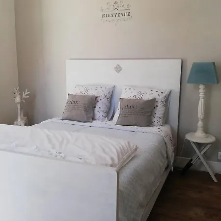 D'hote Equestre Au Petit Bonheur Bed and Breakfast