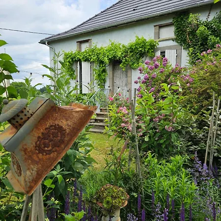 D'hote Equestre Au Petit Bonheur Bed & Breakfast 3*