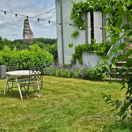 D'hote Equestre Au Petit Bonheur Bed & Breakfast Chateldon