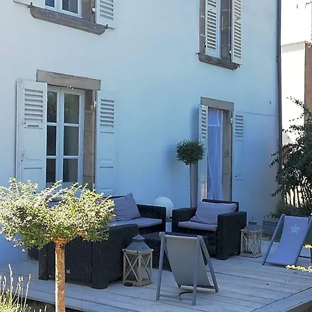 D'hote Equestre Au Petit Bonheur Bed & Breakfast